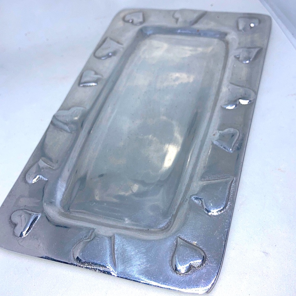 Holland Boone Polished Pewter Hearts
Vanity tray / trinket dish 8" x 4.5”